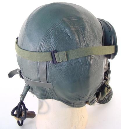 U.S. Air Force helmet type A-13, oxygen mask A-14 and b-8 goggles. (mh193)