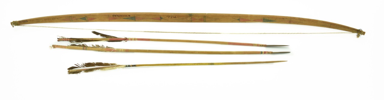 Historical Bow and Arrow Set Owned by Geronimo (MIS1106)