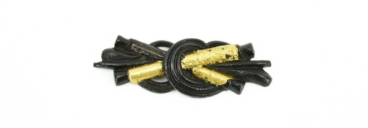 Kinko Menuki motif of Large Gold Scrolls with Shakudo Cords