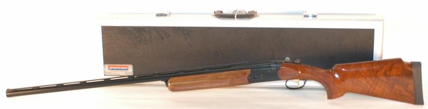 Beretta S682X 12 gauge shotgun. Mono Top Trap gun with Americase