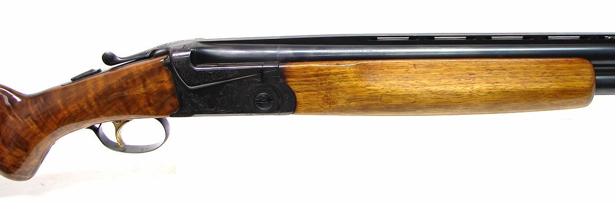 Ithaca 600 12 gauge shotgun. Over/under skeet gun. The barrels are ...