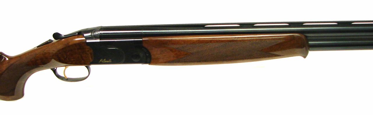 Beretta 686 Onyx 12 gauge shotgun. Over/under field gun with 28 ...