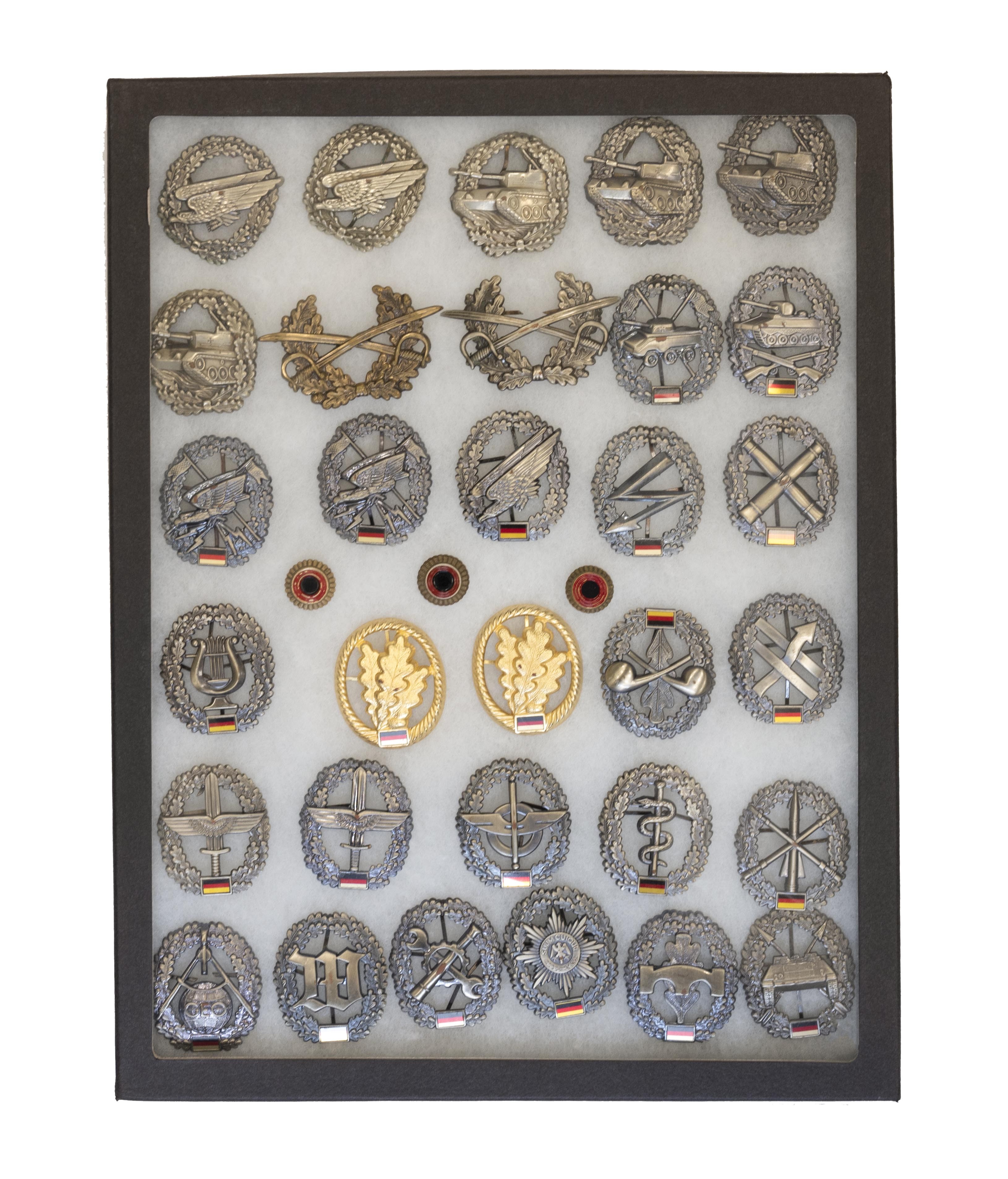 Lot of West German Beret Badges (MM1500)