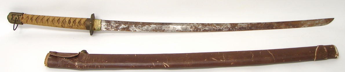 Japanese WWII officers sword. (SW860)