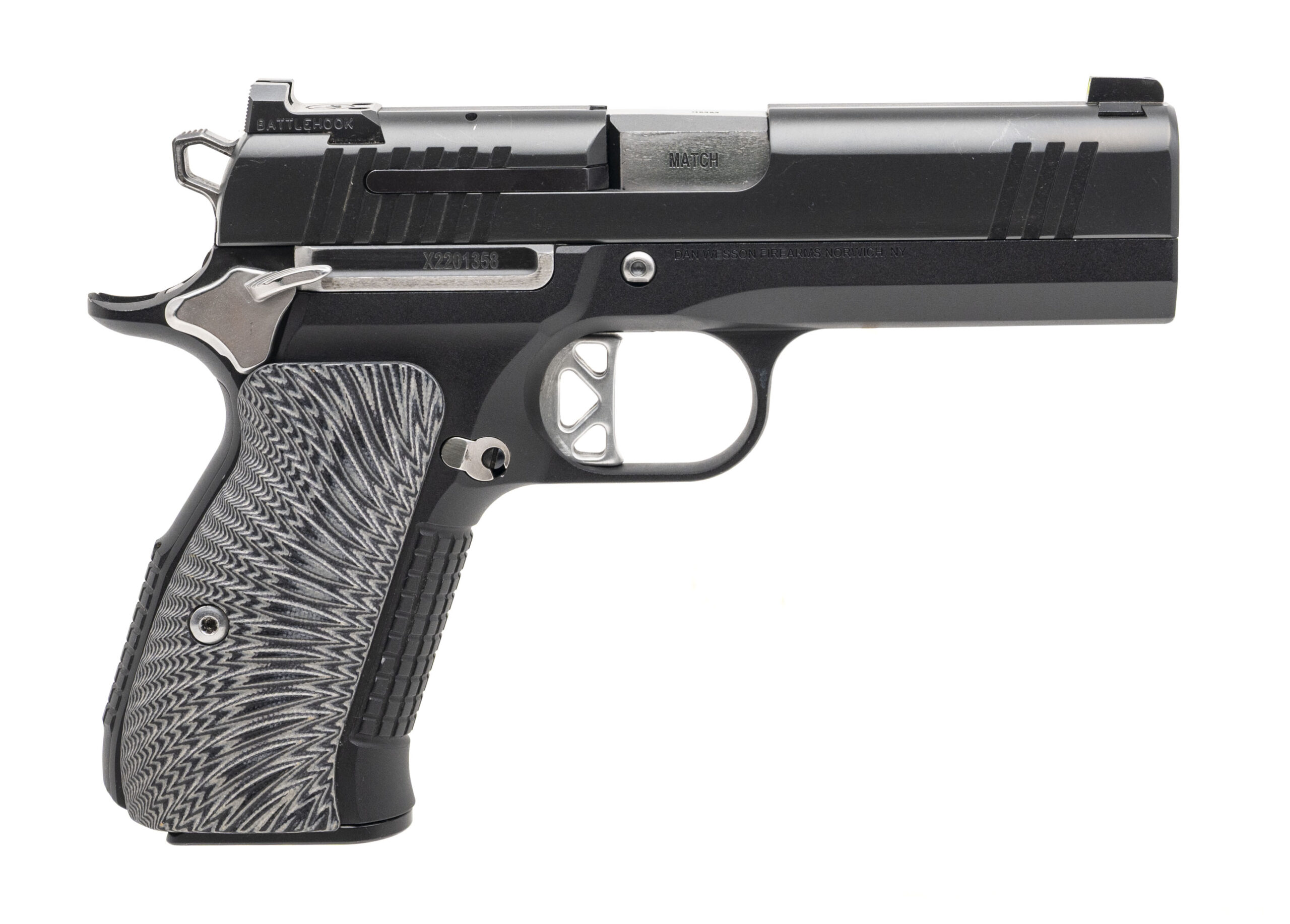 Dan Wesson DWX Compact Pistol 9mm (L2025-14600)